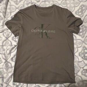 Size Large, olive green Calvin Klein men’s Tshirt